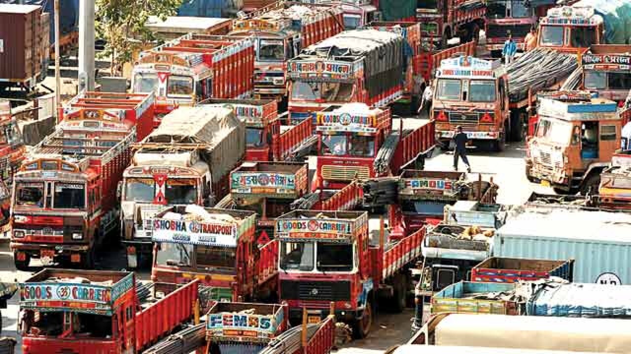 Pass on cost reduction from GST to consumers Min to industry