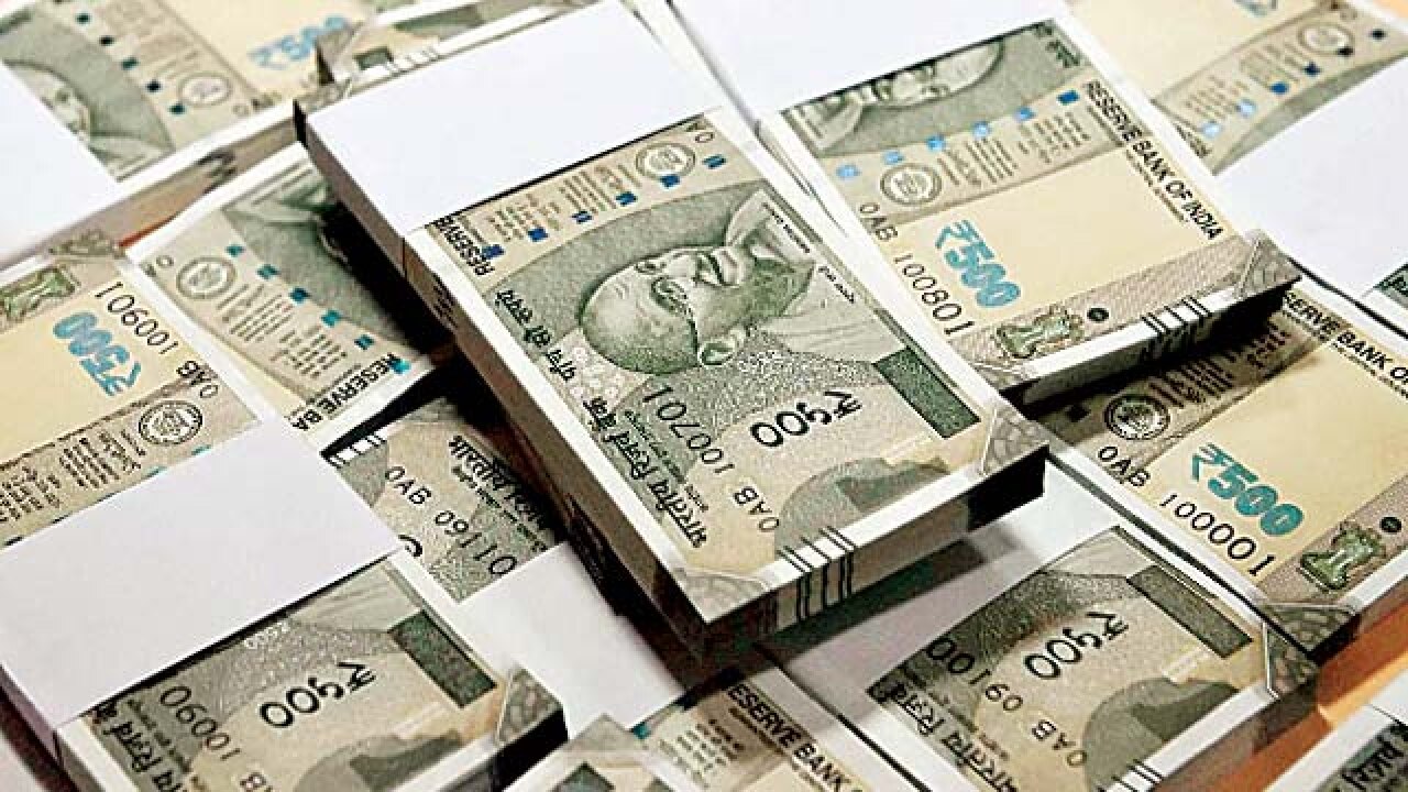 Currency Rs 3 8 Lakh Crore Short Yet Bank Vaults Overflow