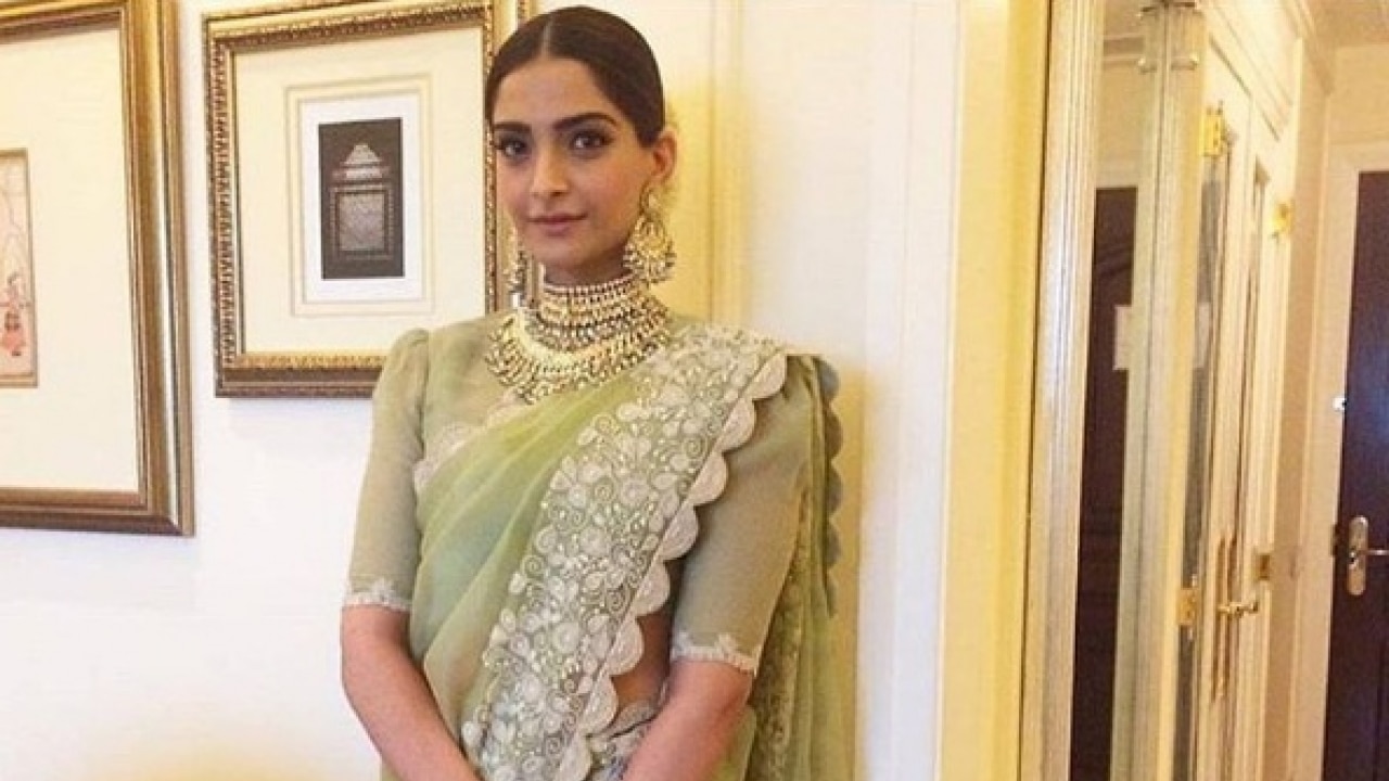 Sonam Kapoor's Ivory Saree will inspire you to go monochrome this wedding  season | Fashion | Bride | WeddingSutra