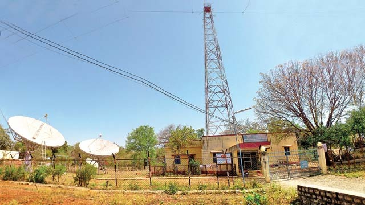 Mobile towers to help fight naxalism in Maharashtra