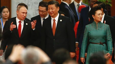 Chinese President Xi Jinping, his wife and Russian President Vladimir Putin