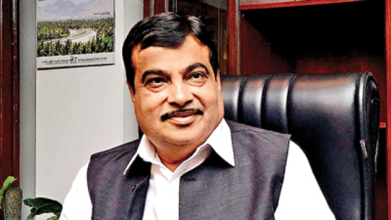 Gadkari hopes to build road into record books