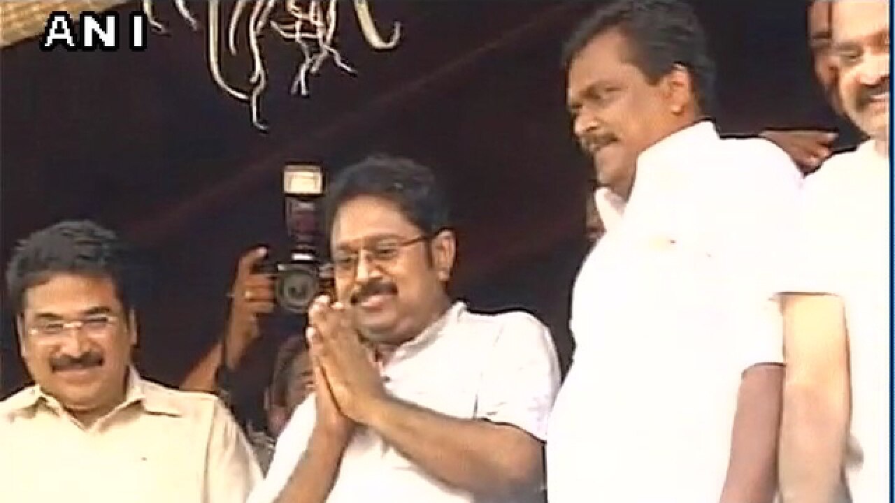 EC bribery case: Dinakaran lands in Chennai after bail, gets hero's welcome