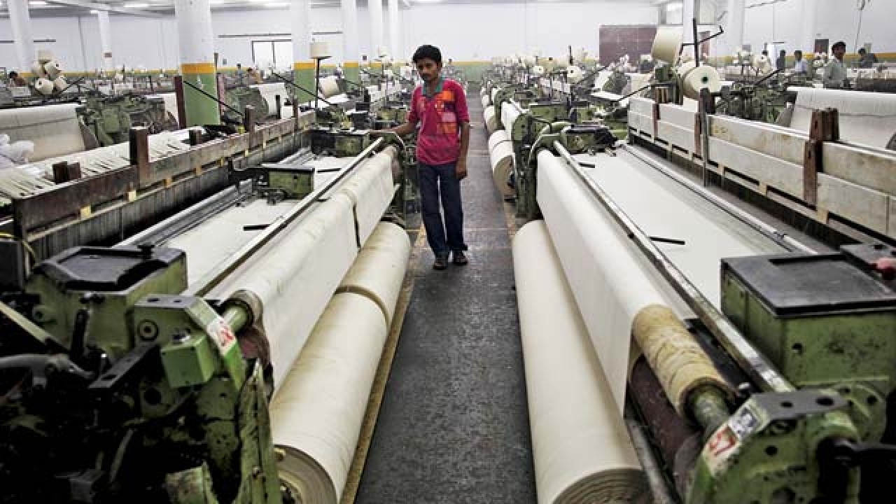 textile-exporters-stare-at-rs-1-500-cr-loss-under-gst