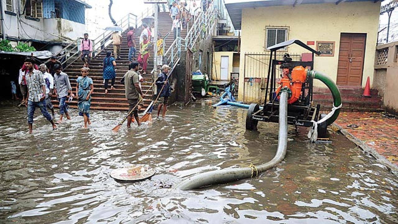 Heavy rain on Monday night causes major waterlogging in city