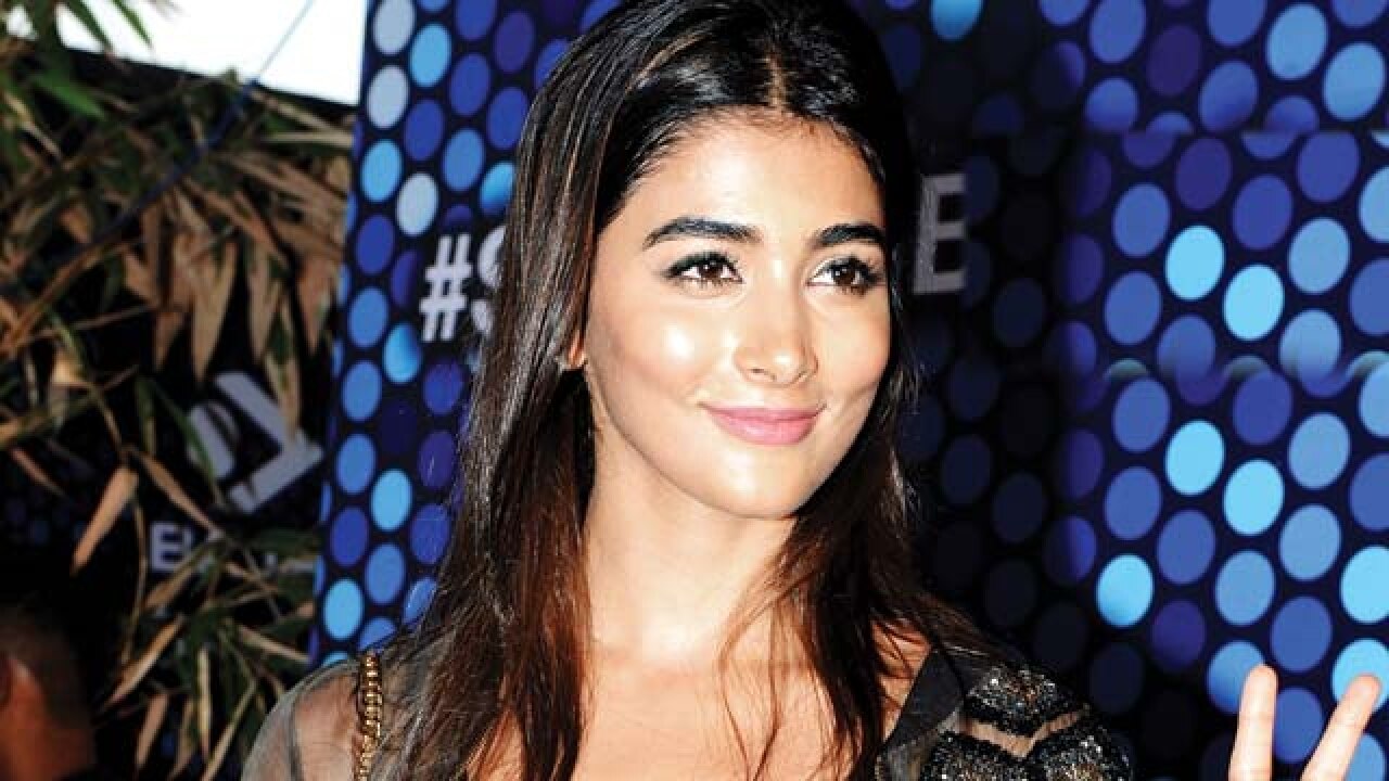 This Is What Pooja Hegde Is Doing To Overcome Her Fear Of Heights this is what pooja hegde is doing to