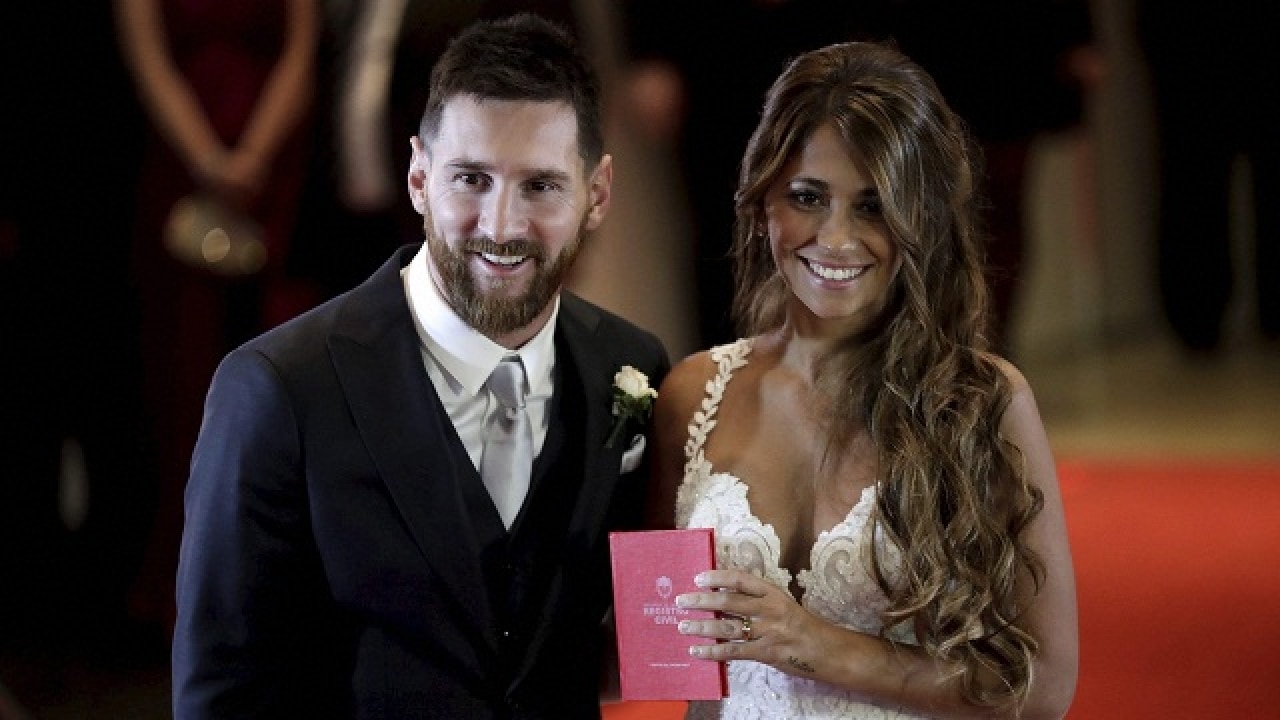In Pics| Lionel Messi finally ties the knot with childhood sweetheart ...