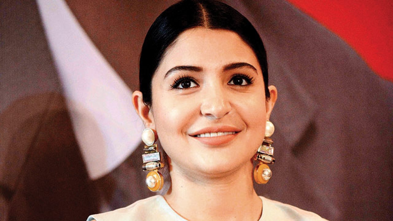 Is Anushka Sharma Playing A Village Belle In Shah Rukh Khan And Katrina Kaif S Film With Aanand L Rai The sikh cell of the delhi bjp has lodged a complaint against bollywood actor anushka sharma for allegedly hurting religious sentiments of. dna india