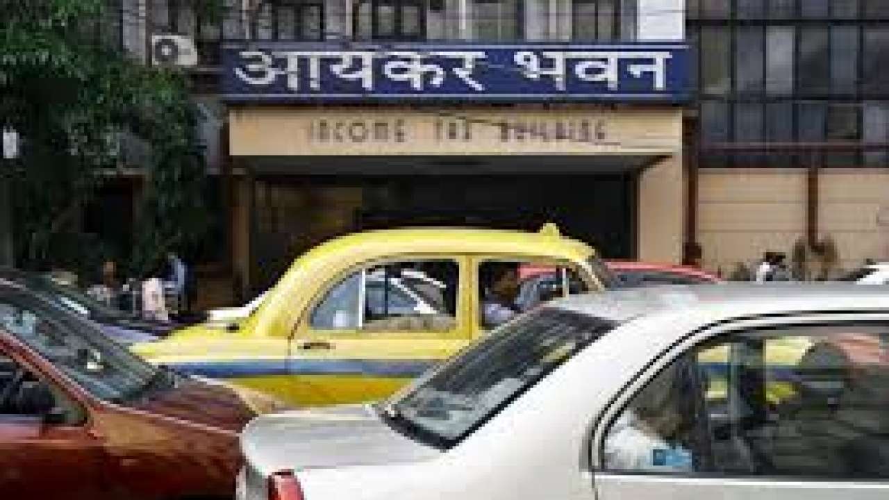 You may be under income tax radar for earning rs 5 lakh from fixed deposits