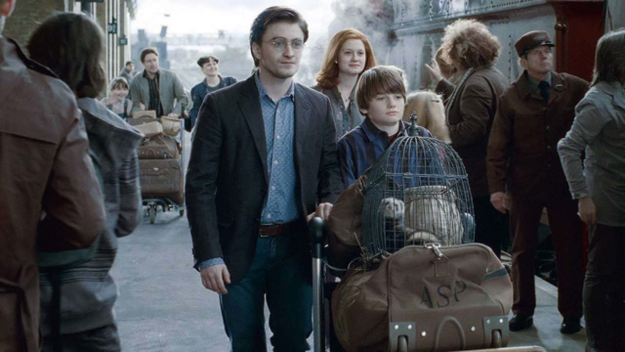 Jk Rowling Celebrates Albus Severus Potter Boarding Hogwarts Express 19 Years Later