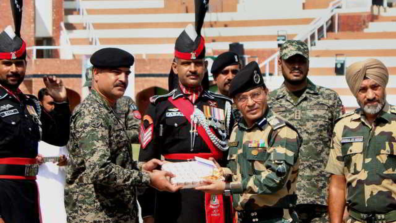 Eid al-Adha 2017: Pak rangers and BSF exchange sweets at 