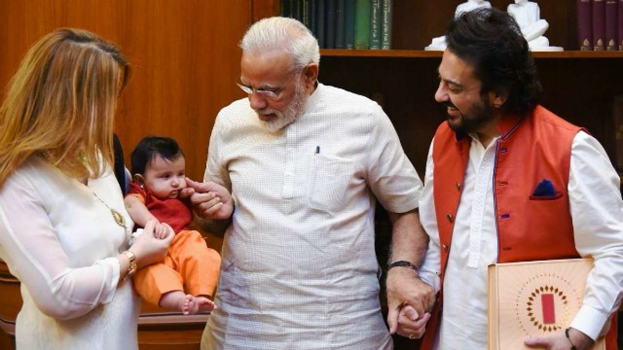 PM Narendra Modi welcomes Pakistan-origin Indian singer ...