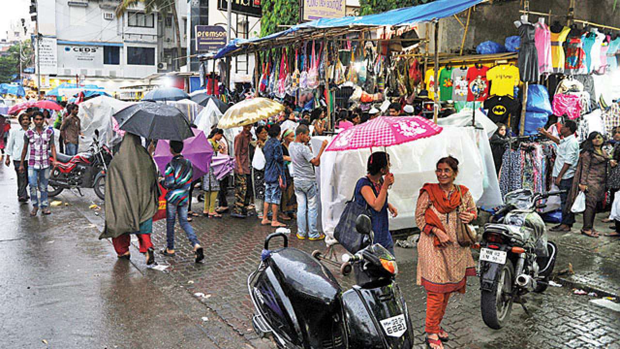 Cuffe Parade Residents Demand Removal Of Illegal Hawkers