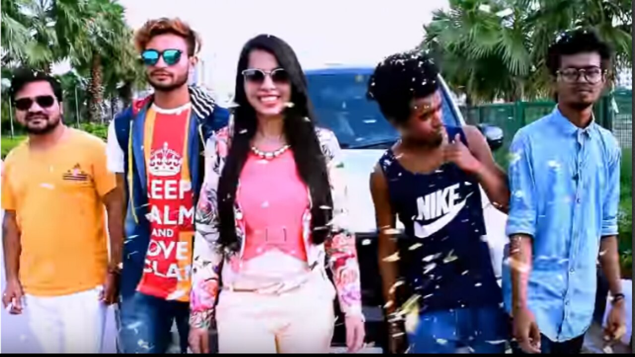 Watch: dhinchak pooja's music video for 'bapu dede thoda cash' remix is out