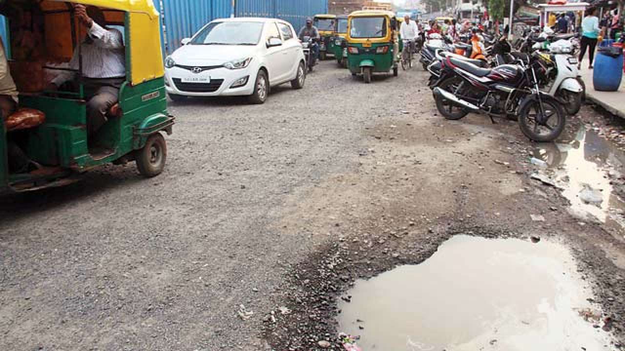 Road resurfacing washes away like make-up, says HC