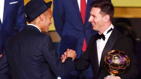 Lionel Messi shakes hand with Neymar