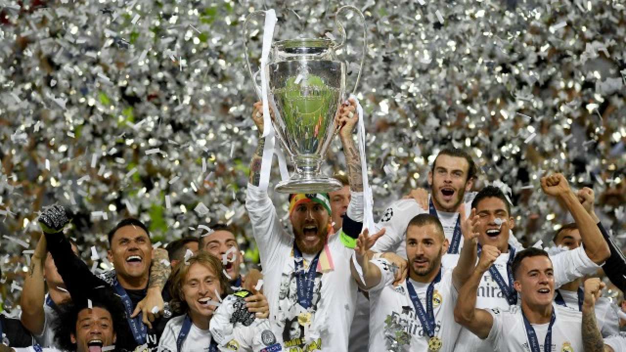 Real Madrid FC lifts the cup