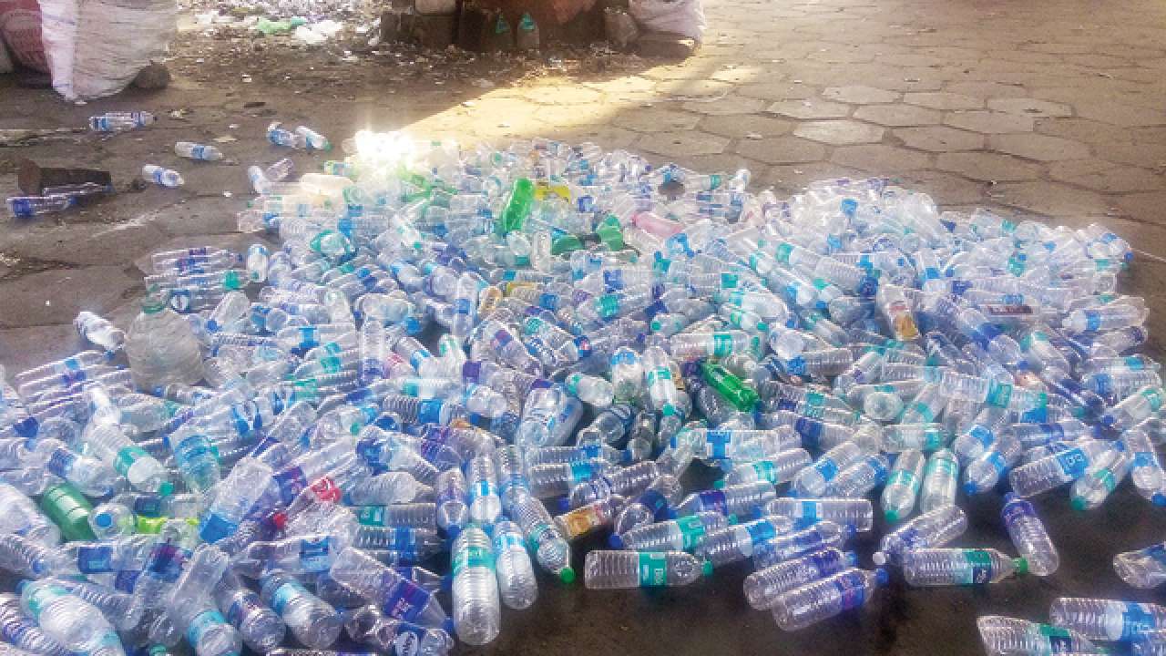 Ban on plastic cups, plates likely by '18