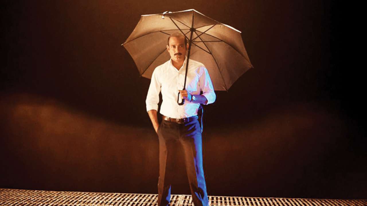 Akshaye khanna’s water woes for 'ittefaq' song 'raat baaki'