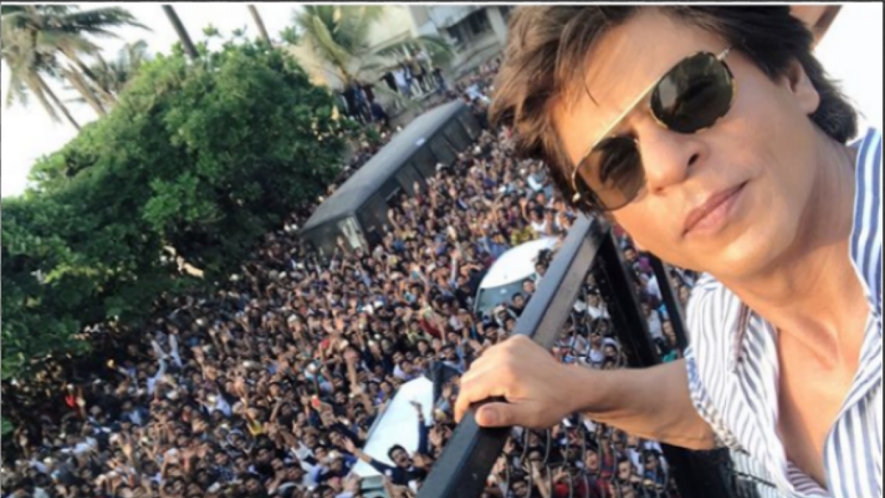 Image result for shahrukh khan crowd zee news