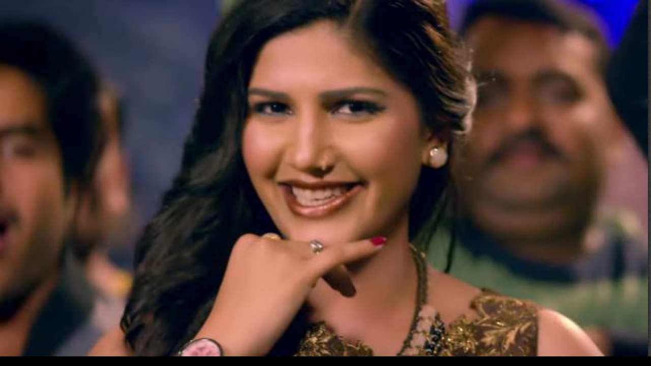 Sapna Choudhary Xxx Se Full Hd Hinde - Watch | Bigg Boss 11 contestant Sapna Choudhary groove to item number 'Love  Bite'