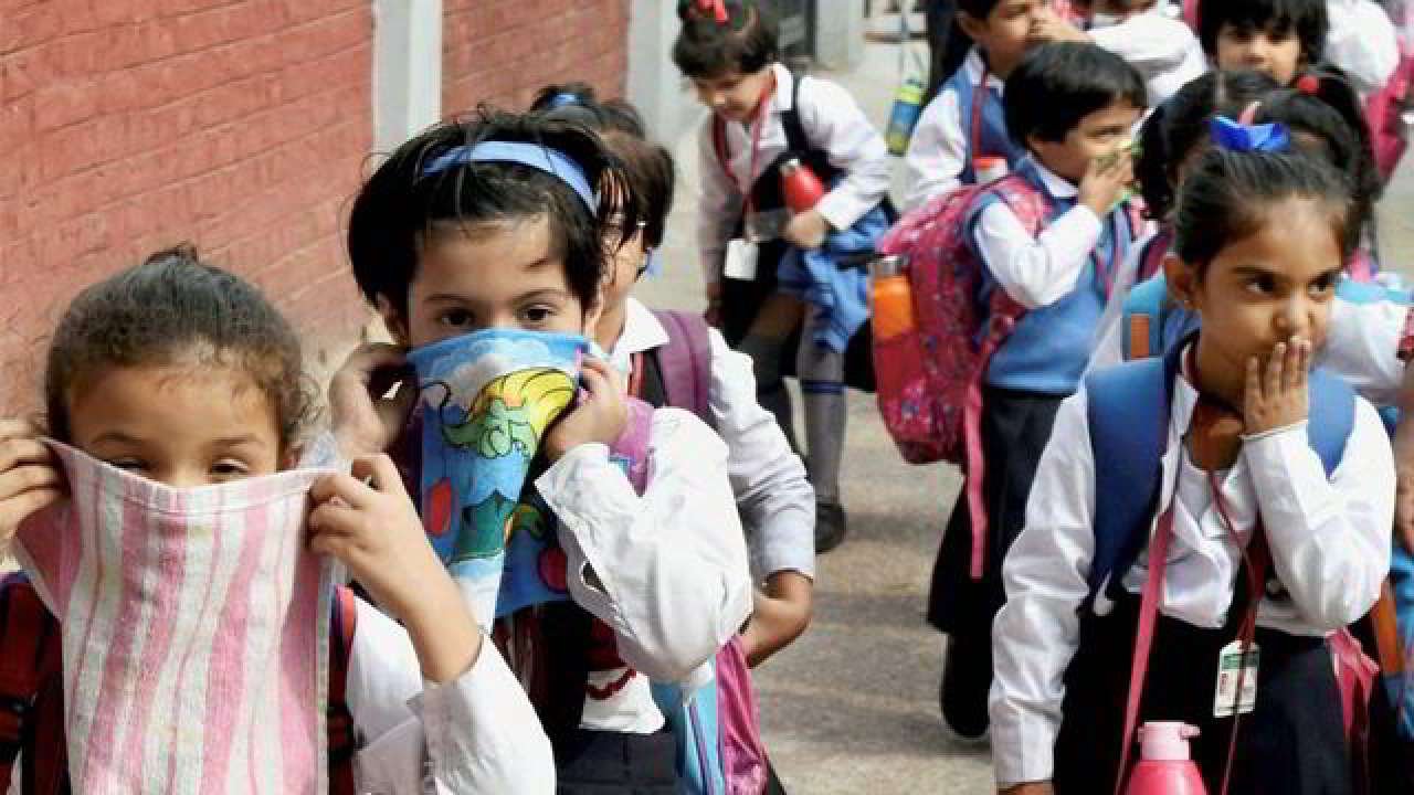 delhi-pollution-all-primary-schools-to-remain-closed-tomorrow-says