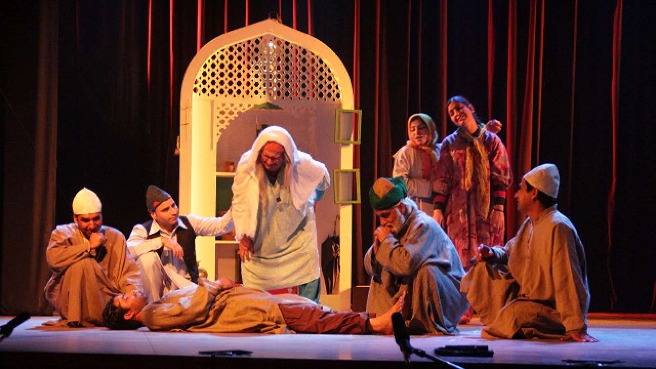 Kashmiri play 'Aalav' makes it to 8th Theater Olympics to be held in ...