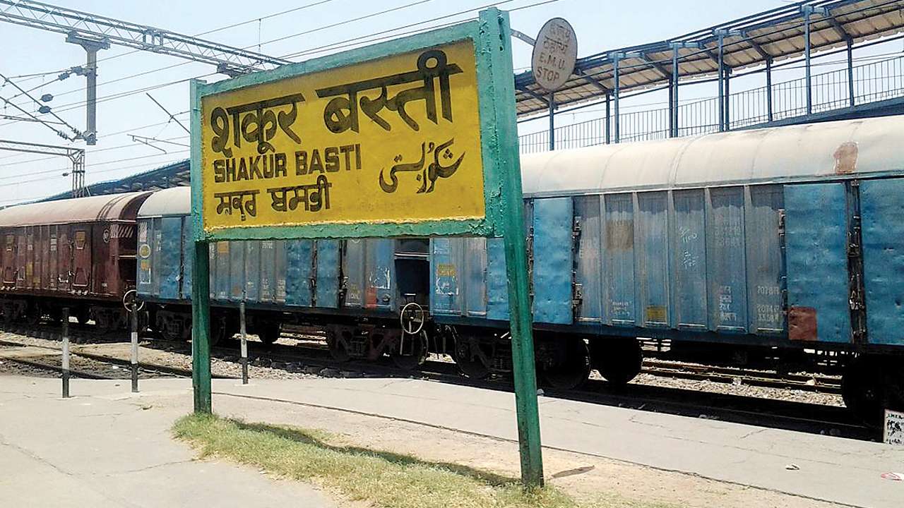 Unidentified man found charred to death on railway track