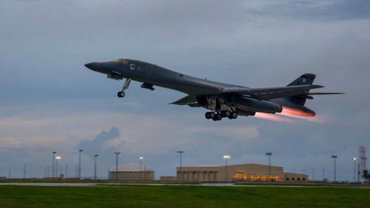 Watch: Amid Heightened Tension, US B-1B Bomber Flies Over Korean ...