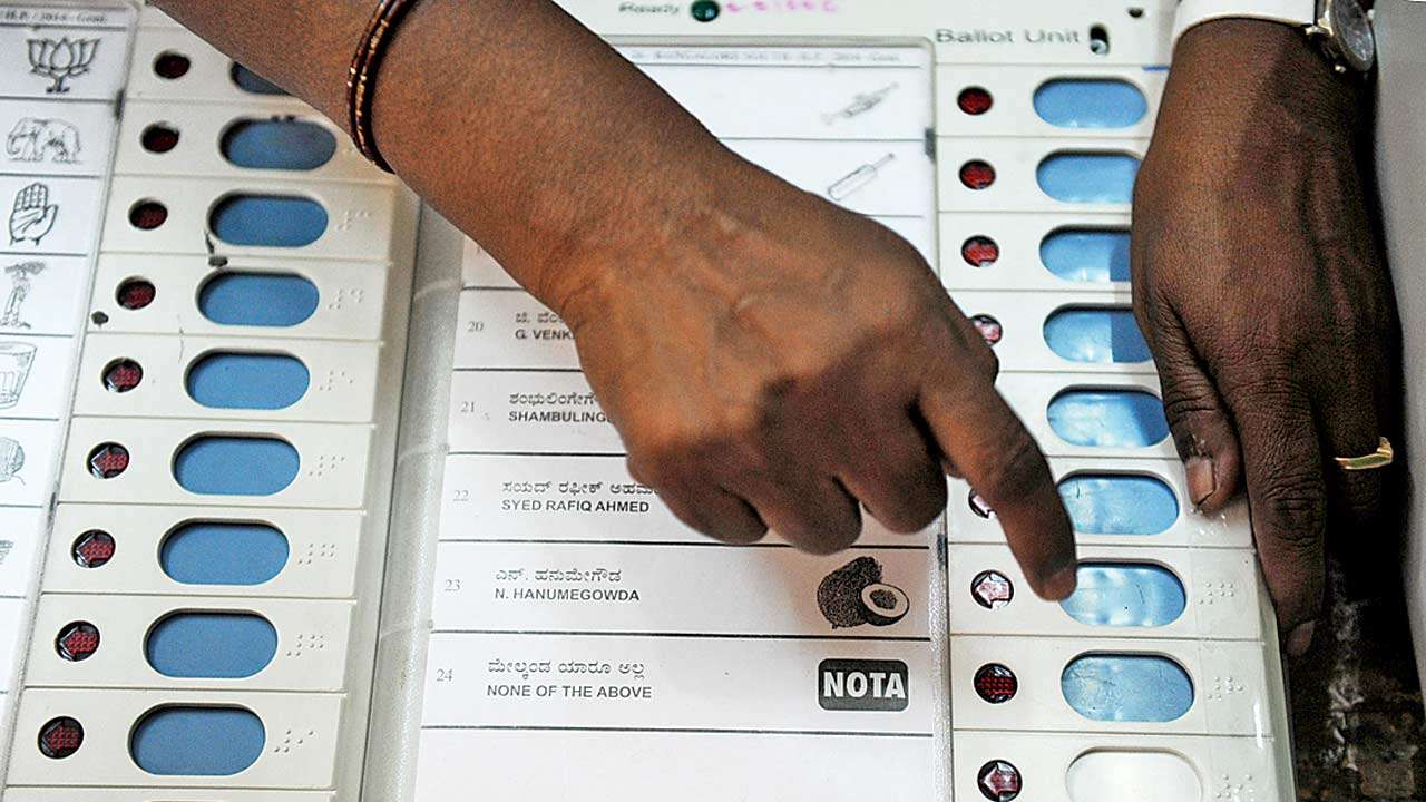 DNA EXCLUSIVE Guj High Court asks EC to clarify on VVPAT counting by