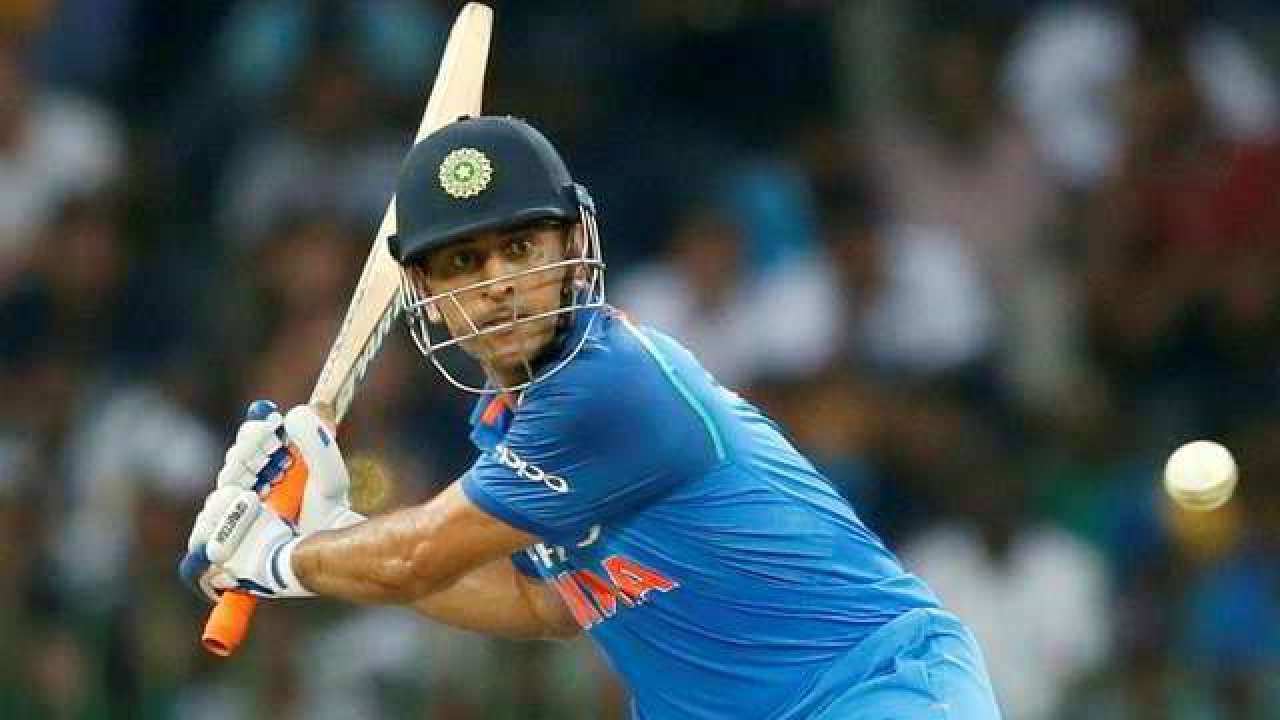 India V S Sri Lanka 1st Odi India Collapse For 112 As Ms Dhoni Scores 65