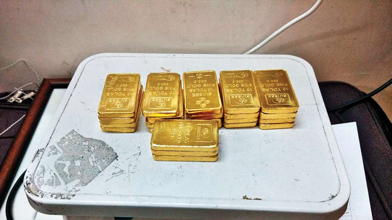 Customs nab 3 for smuggling over Rs 1cr worth of gold, saffron at