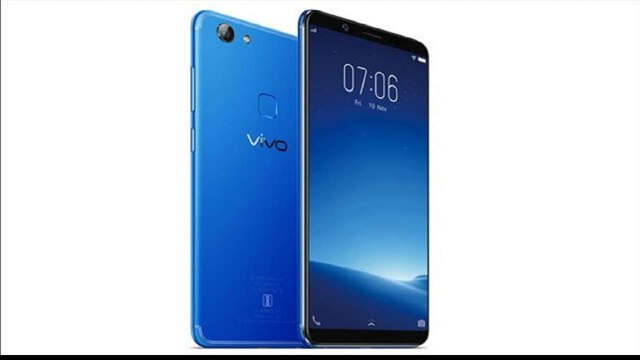 Vivo V7+ Unboxing And First Impressions 