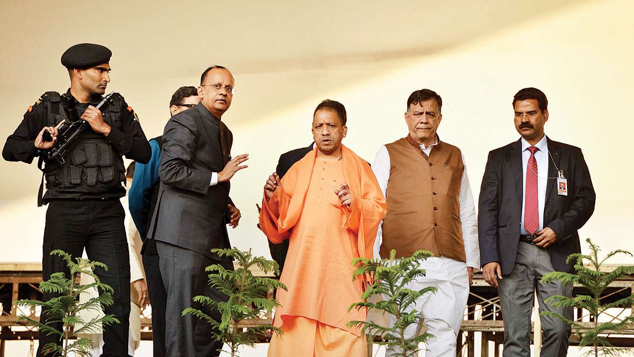 Yogi Aditynath breaks &#39;jinx&#39;, visits Noida with PM Modi to inaugurate new line