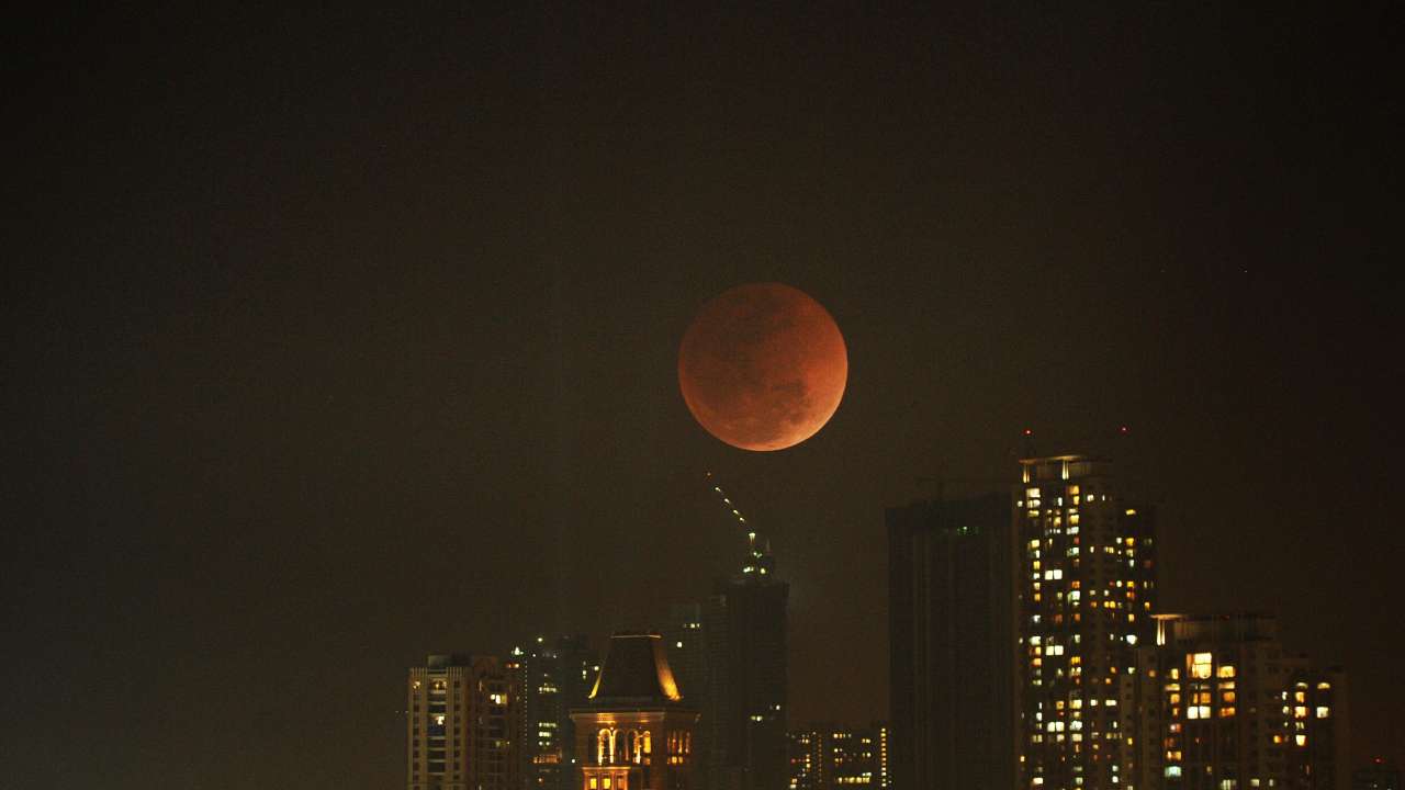 Super moon