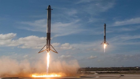 SpaceX's Falcon Heavy | These pictures of world's largest rocket launch will make you want to travel to space right now!
