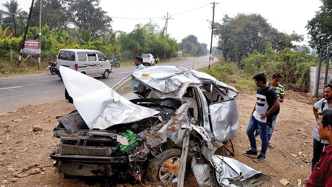 5 Killed In Car Crash Safety Airbags Burst