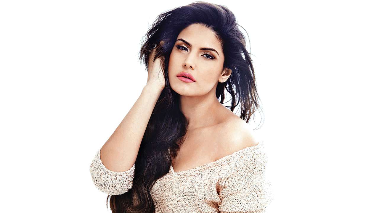 Zareen Khan takes Haryanvi classes Zareen Khan takes Haryanvi classes