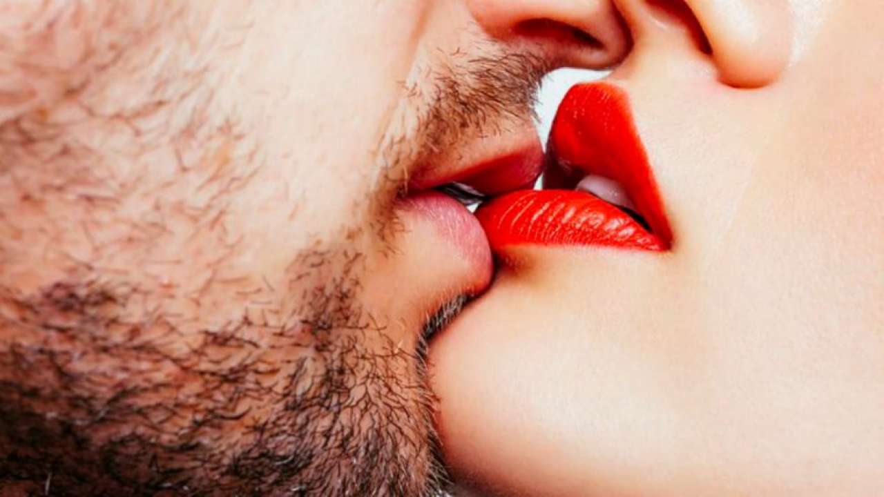Happy Kiss Day: Twitter will give you major inspiration with these ...