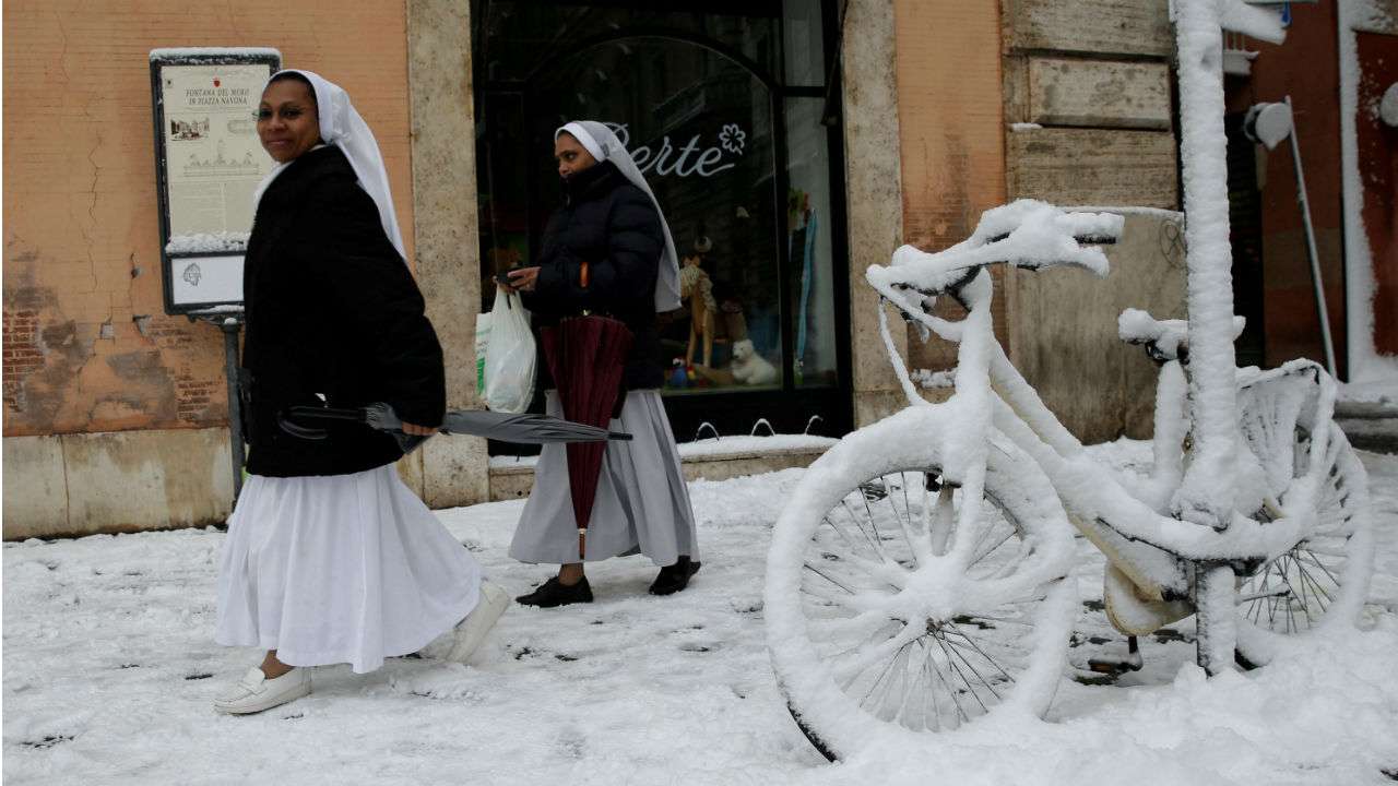 In Pics: These pictures of heavy snowfall in Rome will give you ultimate travel goals