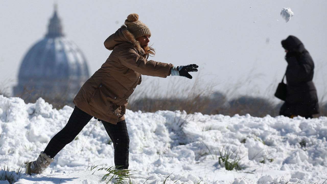 In Pics: These pictures of heavy snowfall in Rome will give you ultimate travel goals