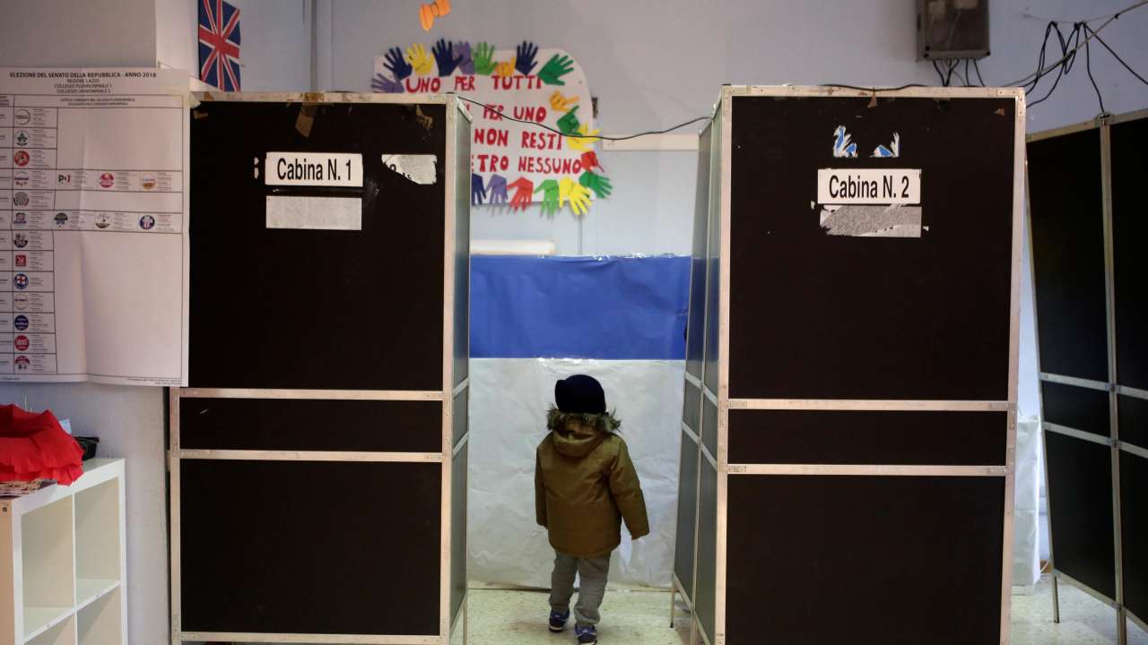 Italy Elections Thousands Queue To Vote In Election Seen Ending In