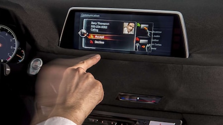 2016 BMW 7 Series gesture-controlled infotainment center