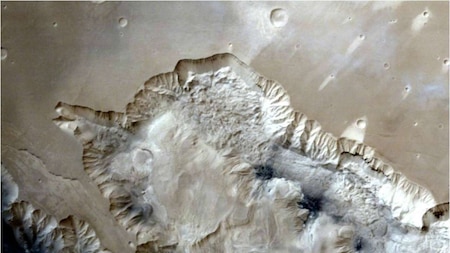Ophir Chasma terrain