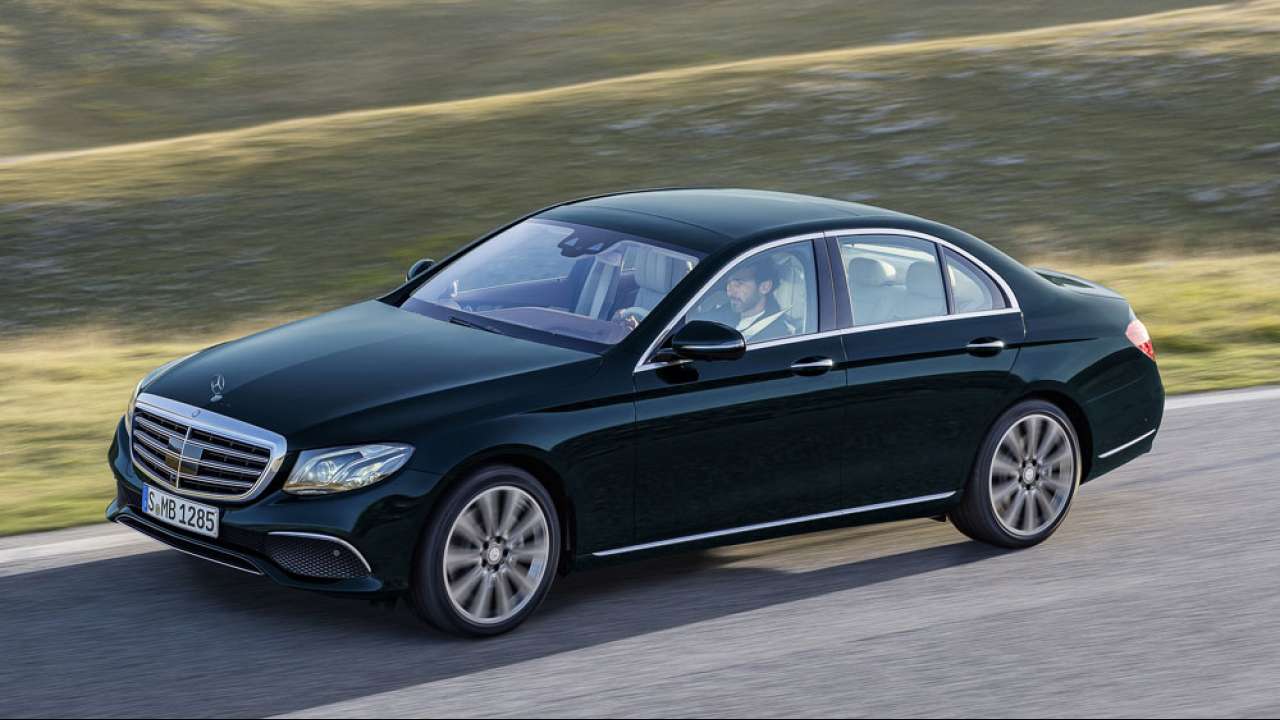 Mercedes-Benz 2016 E-Class: It can 'talk' to other cars