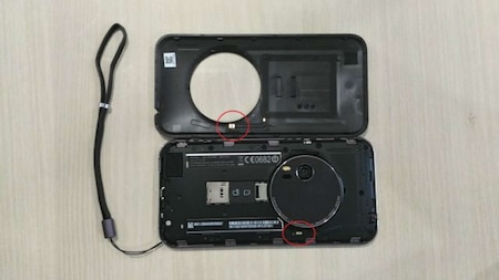 4. Asus ZenFone Zoom: Sensor on the back?