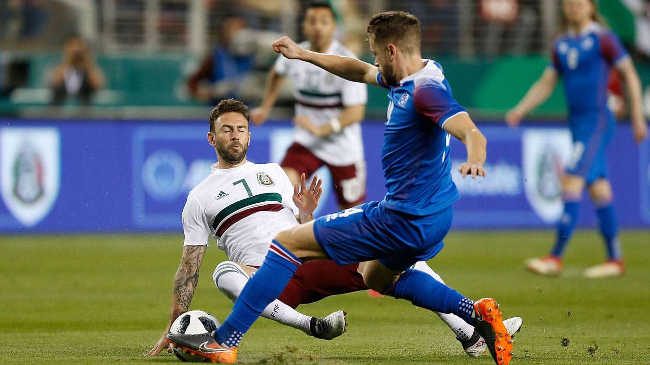 Mexico hit three to sink Iceland in international friendly