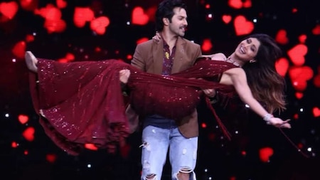 Varun Dhawan surprises Shilpa Shetty