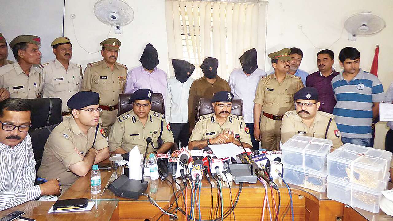 2 Cops 2 Informers Arrested For Robbing Mumbai Jeweller In Ghaziabad