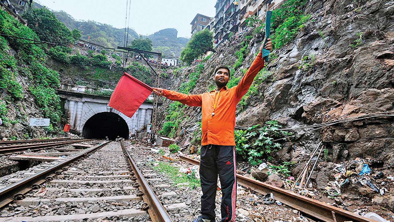 Central Railway calls tenders for Parsik tunnel repair